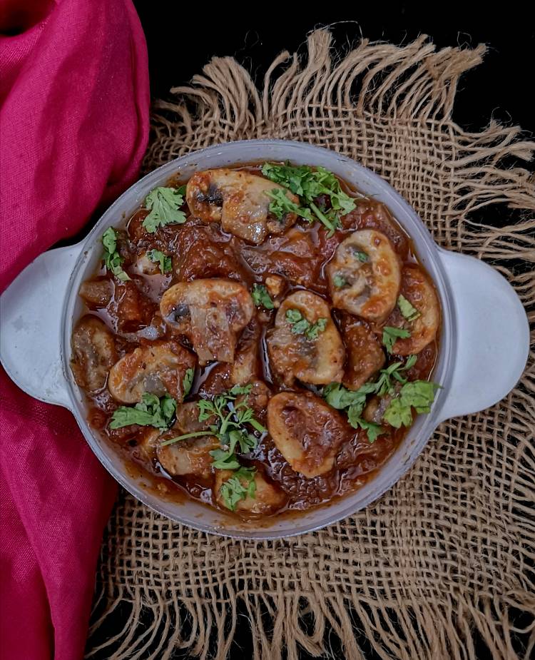 Spicy Kadai Mushroom Curry Recipe | Order Grocery Online | Cartly