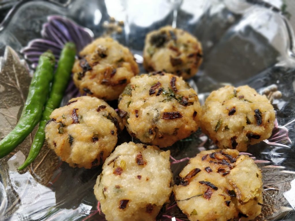 QUICK EVENING SNACK RECIPE POHA VADA